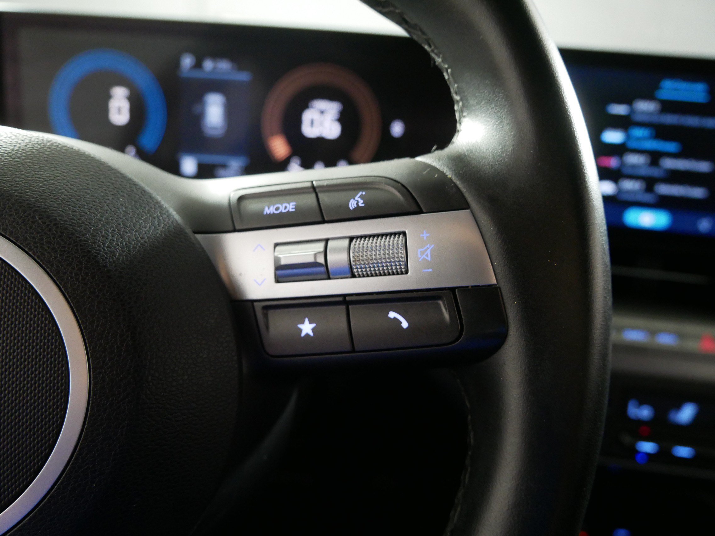 Used 2025 Hyundai Kona SEL AWD/4WD image 28
