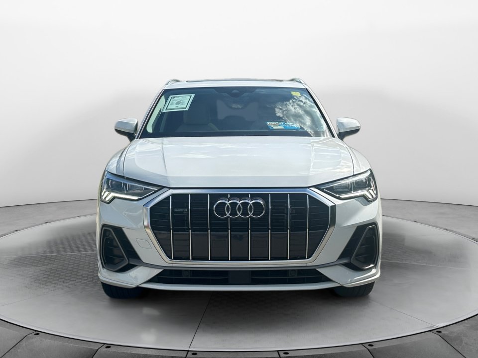 Certified 2023 Audi Q3 2.0T Premium Plus AWD/4WD image 2