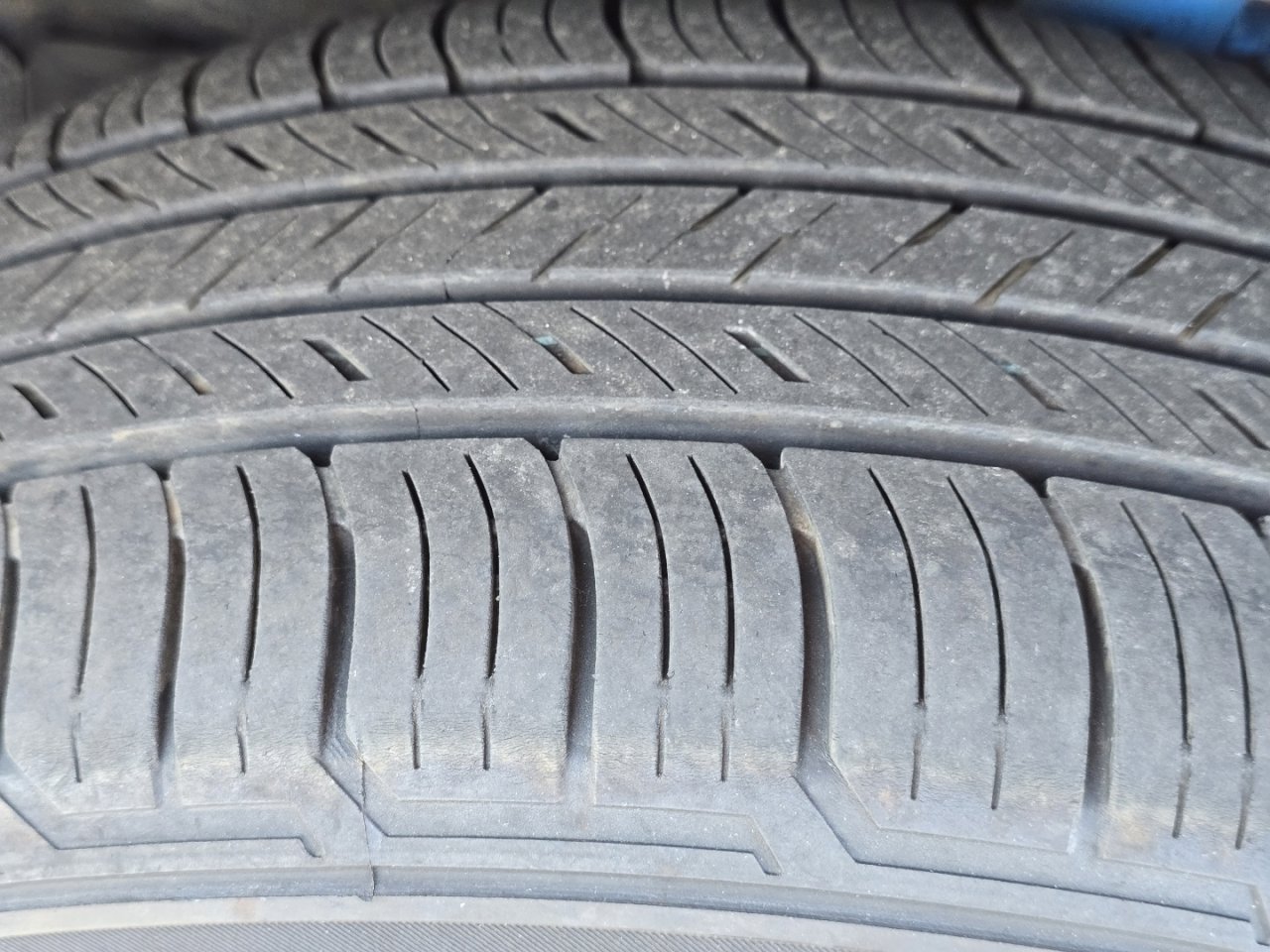 Used 2024 Toyota RAV4 SE image 12