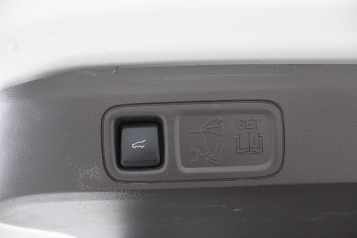 Used 2022 Lincoln Navigator L Reserve AWD/4WD image 17