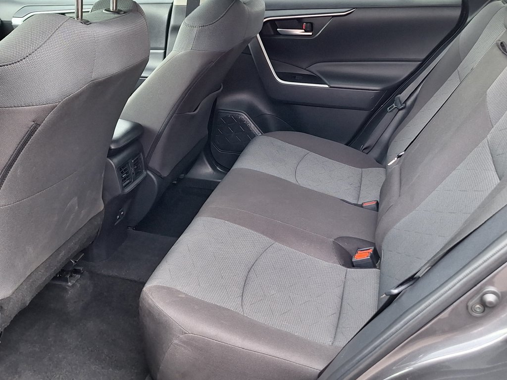 Used 2025 Toyota RAV4 XLE FWD image 11