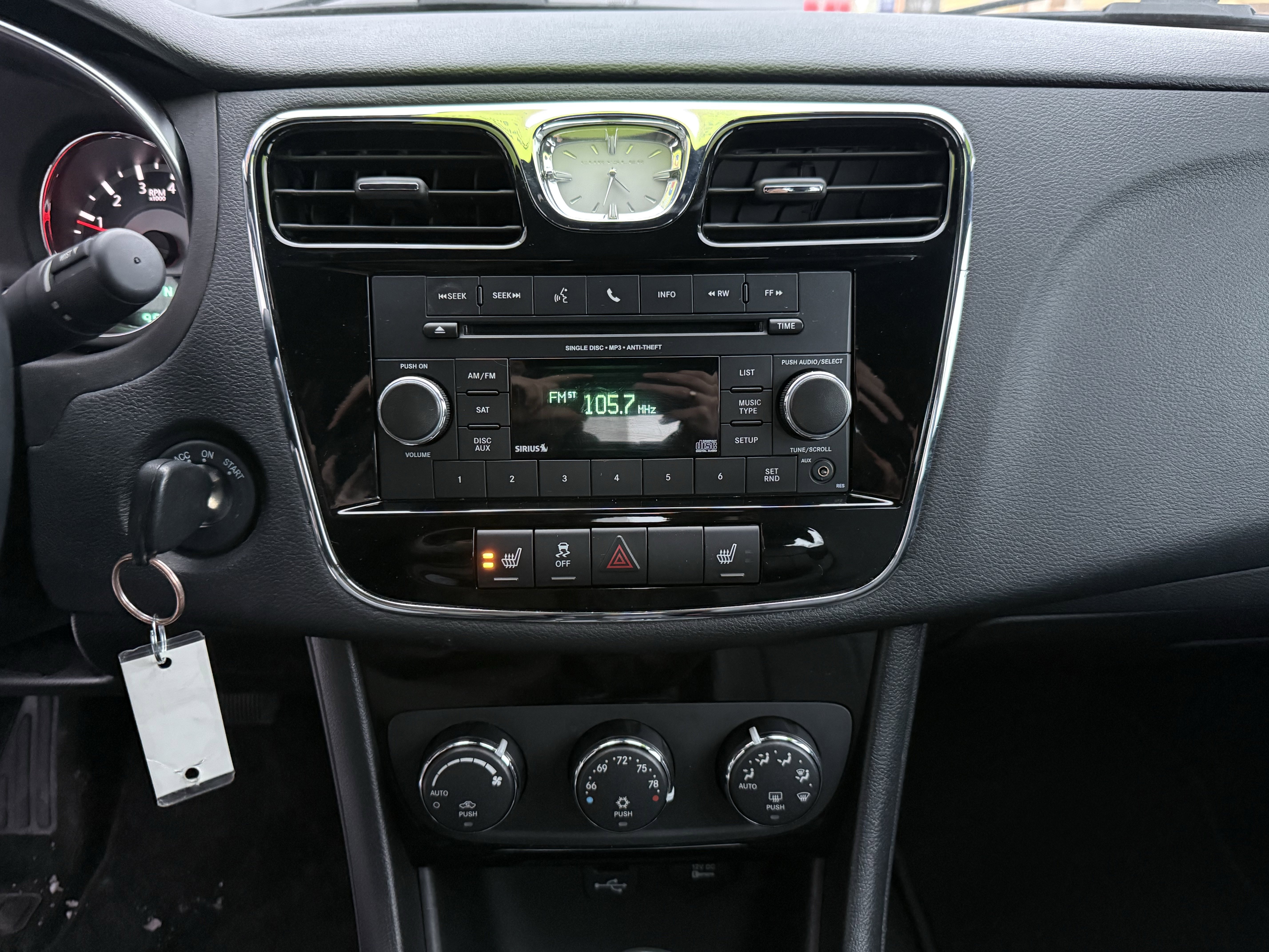 Used 2014 Chrysler 200 Limited image 16