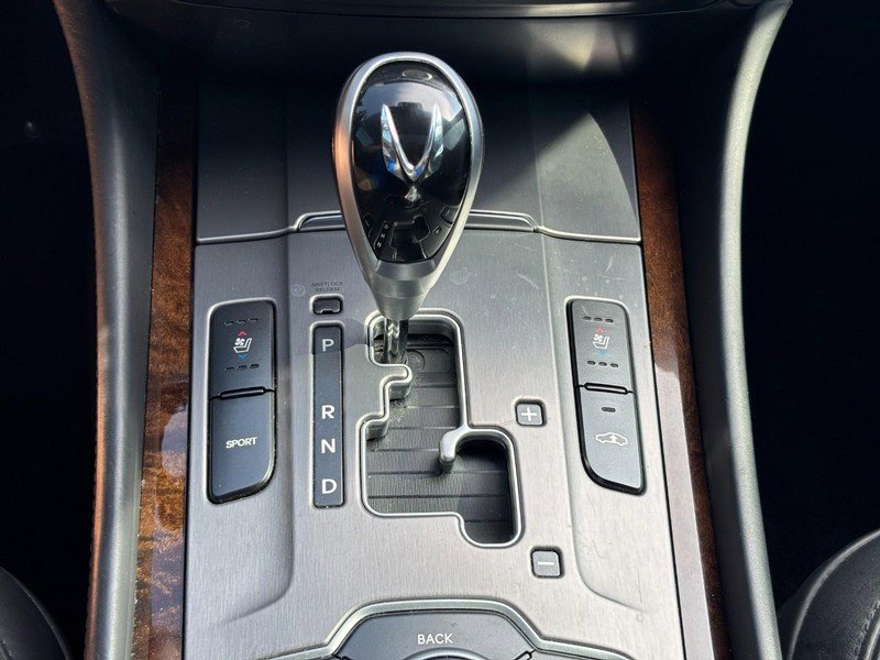 Used 2012 Hyundai Equus Signature image 23