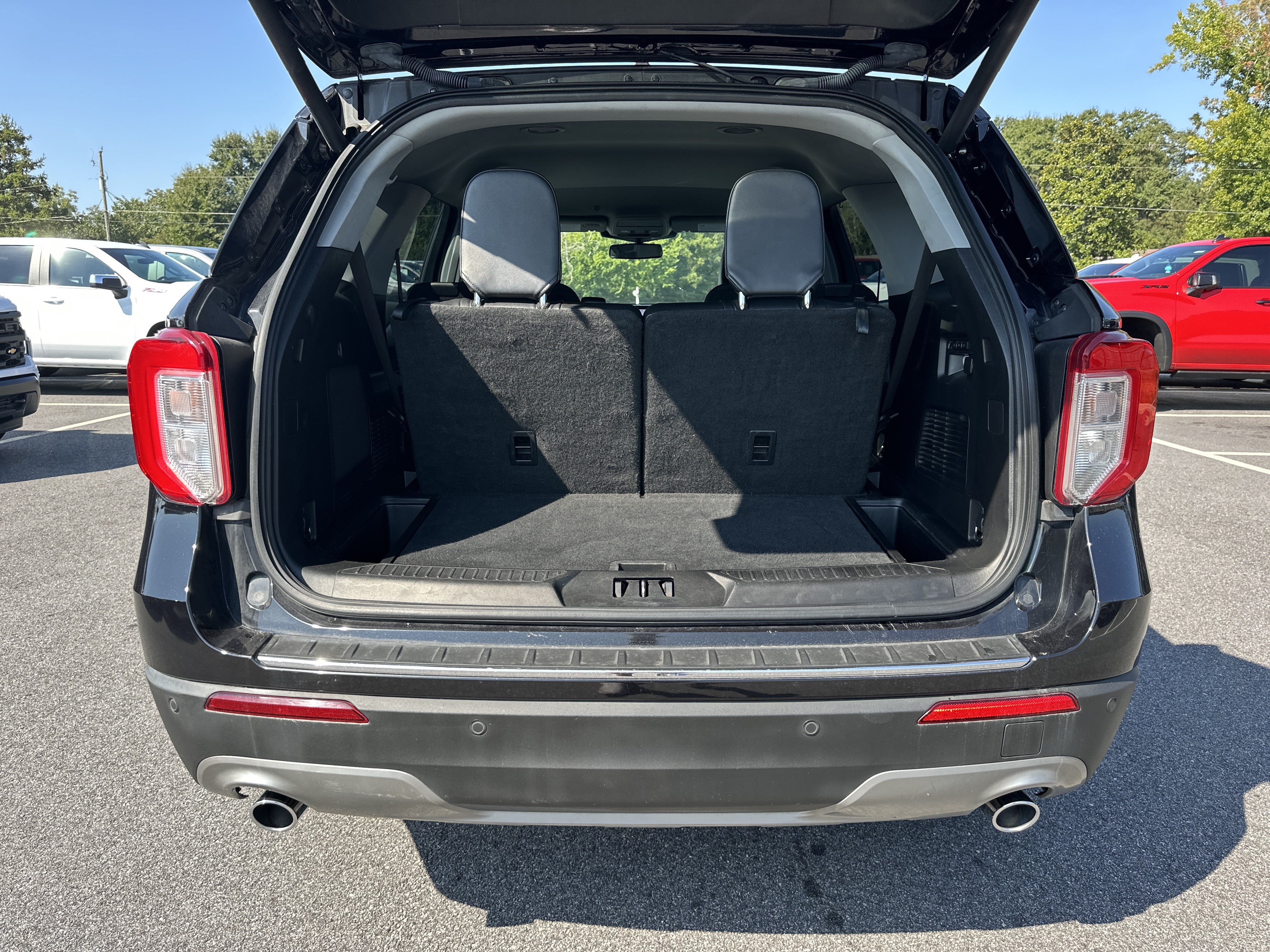 Used 2021 Ford Explorer Limited w/ Equipment Group 301A AWD/4WD image 20