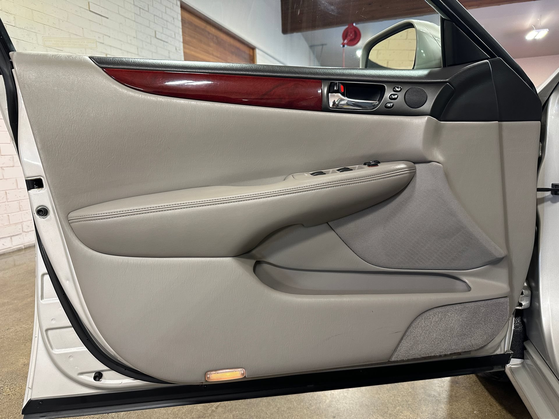 Used 2002 Lexus ES 330 FWD image 23