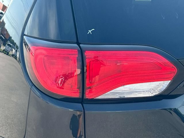 Used 2023 Chrysler Voyager LX FWD image 11