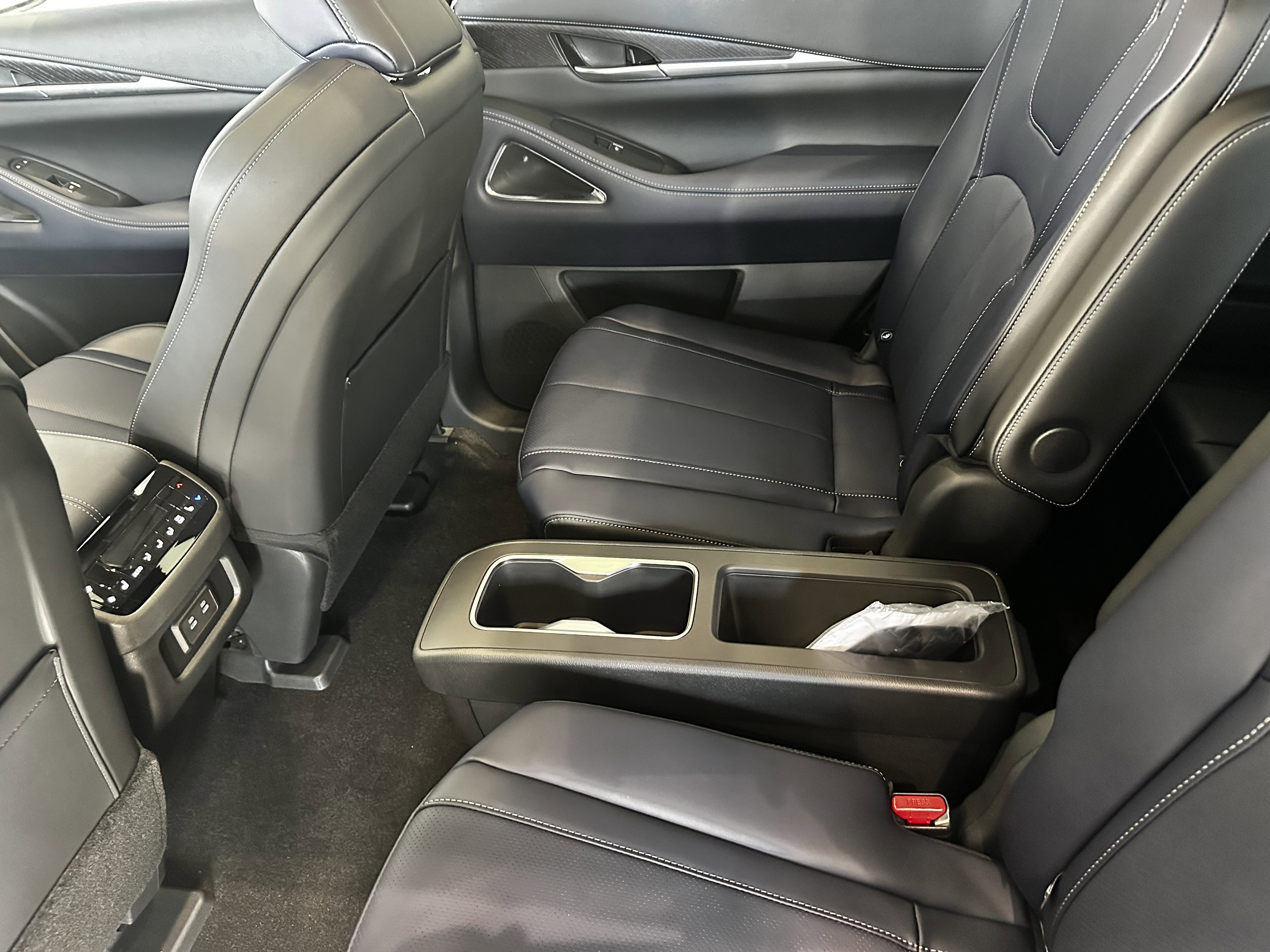 New 2026 INFINITI QX60 Luxe w/ Dark Cargo Package image 6