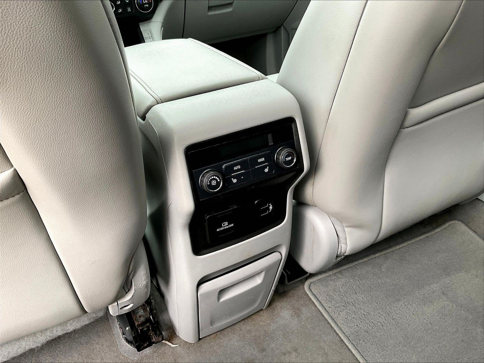 Used 2018 GMC Acadia SLT AWD/4WD image 12