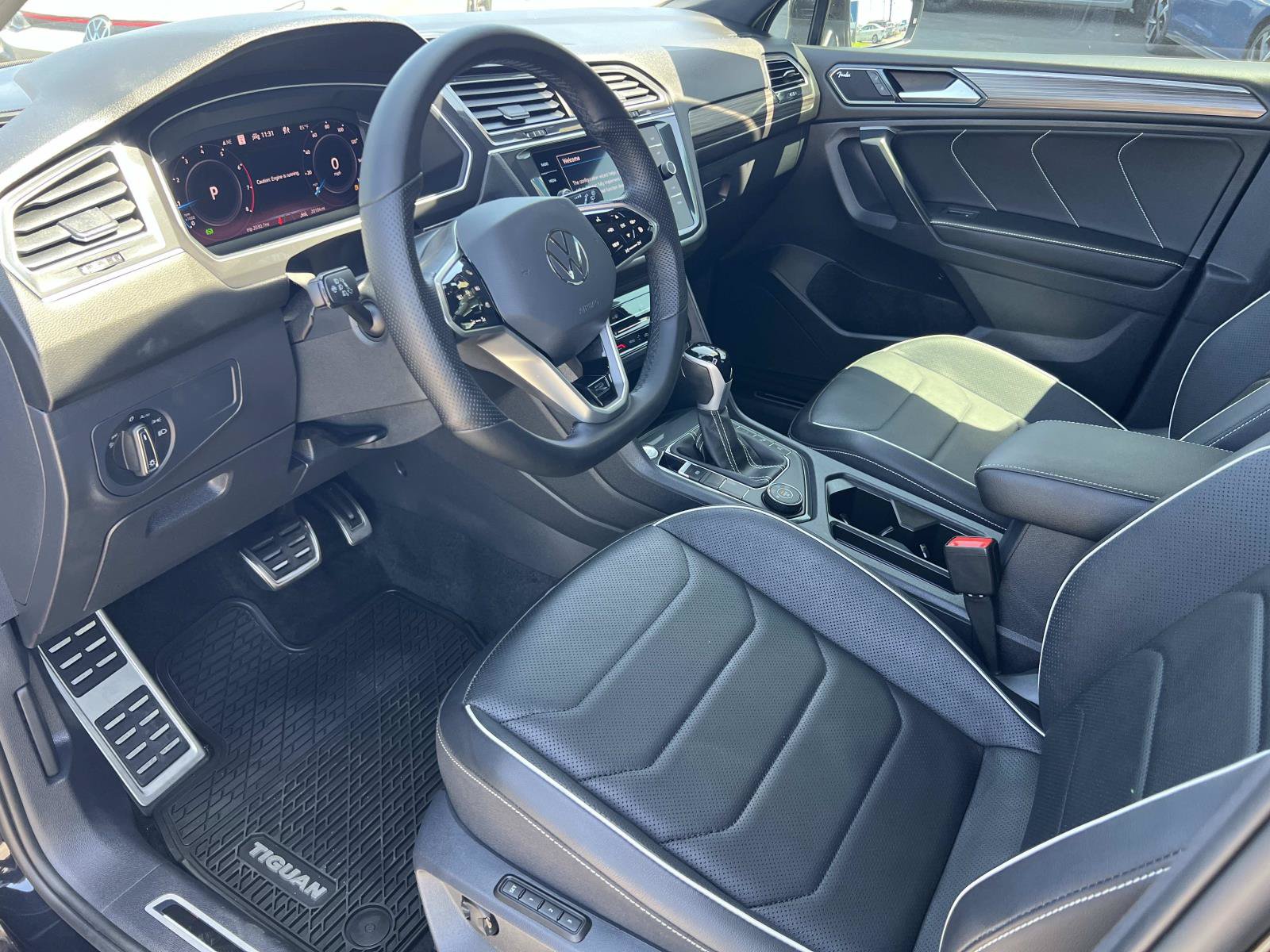 Certified 2024 Volkswagen Tiguan SEL R-Line AWD/4WD image 5