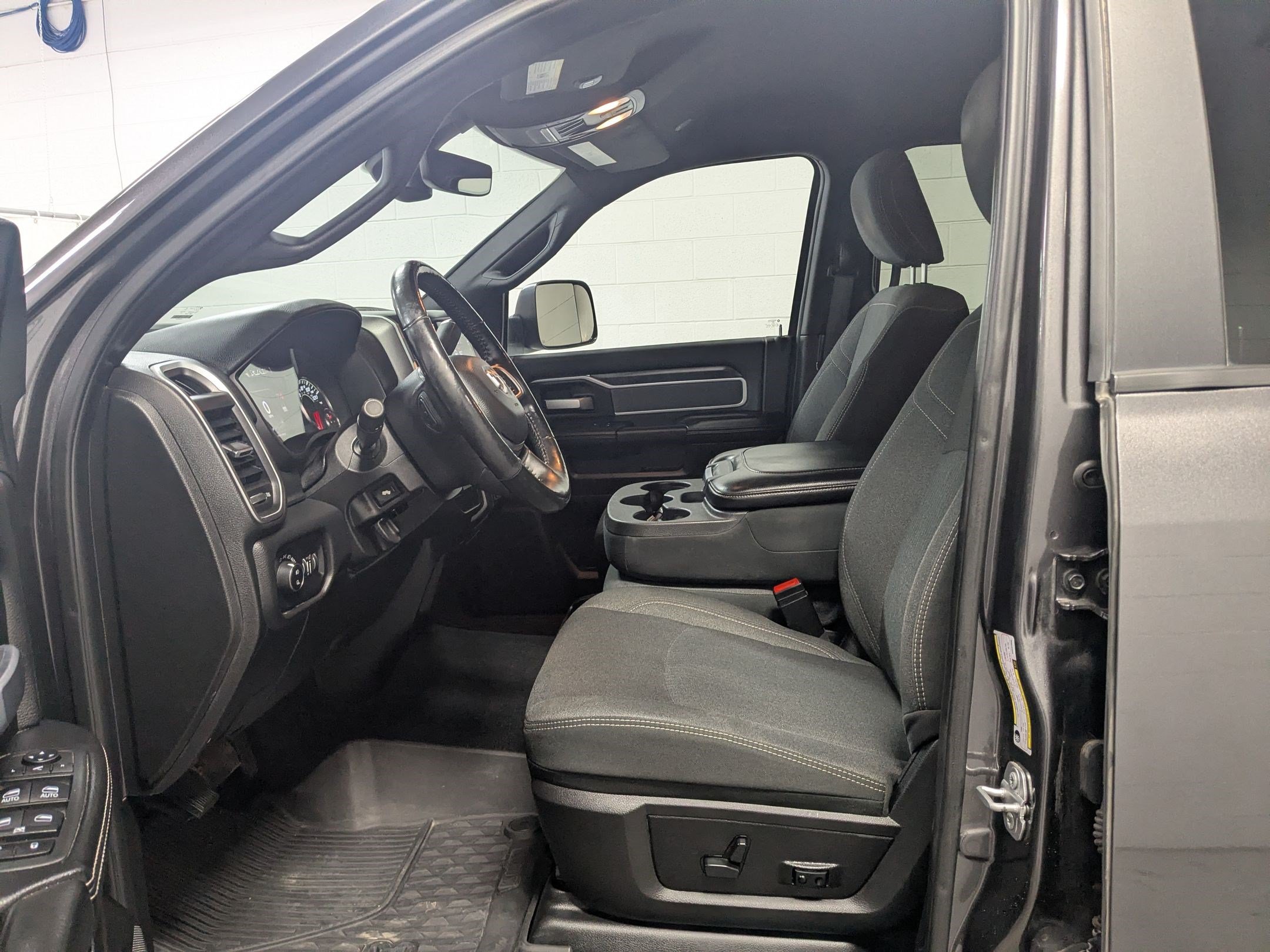 Used 2019 RAM 3500 Big Horn AWD/4WD image 23