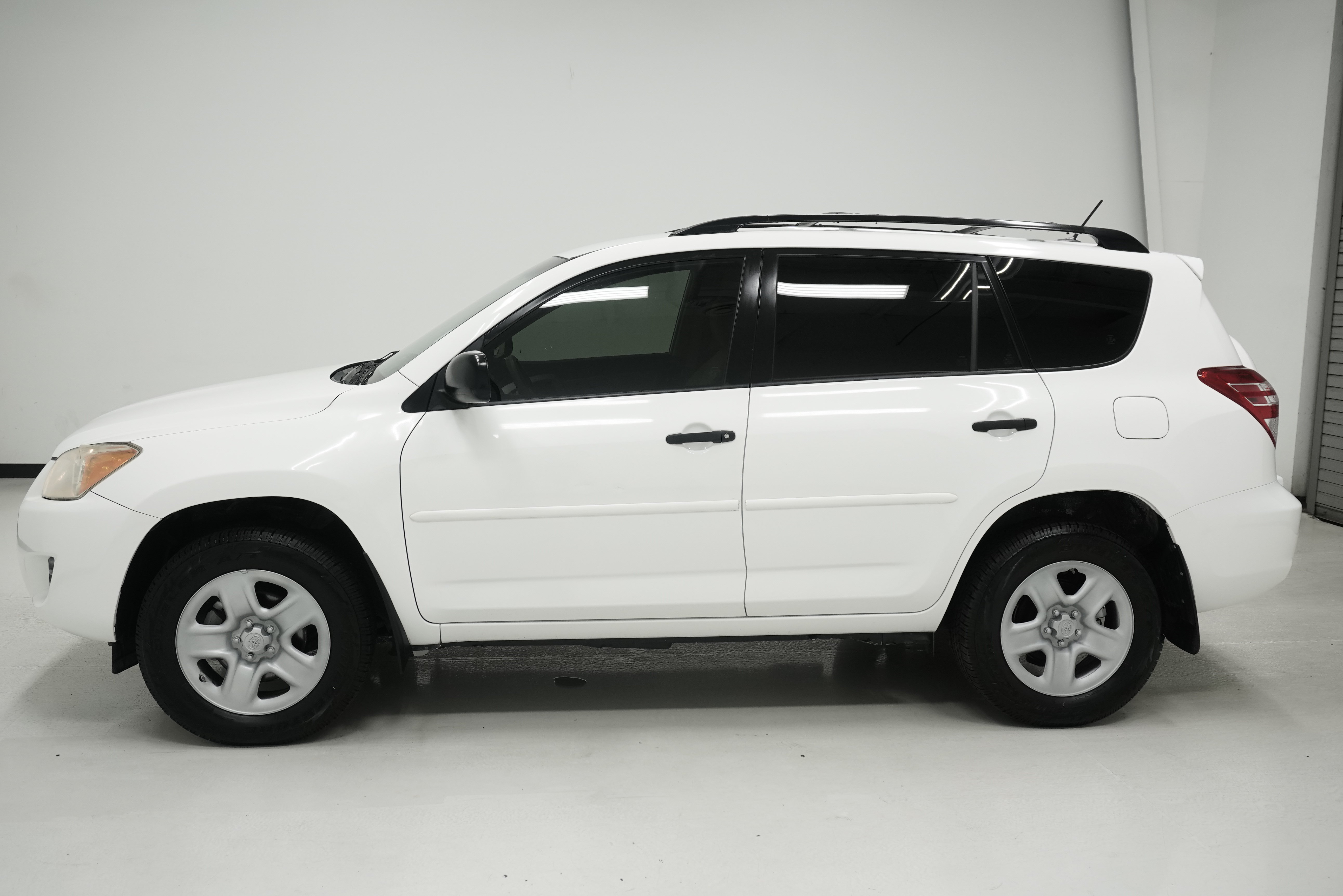 Used 2011 Toyota RAV4 2WD V6 w/ Base V6 Extra Value Pkg image 7
