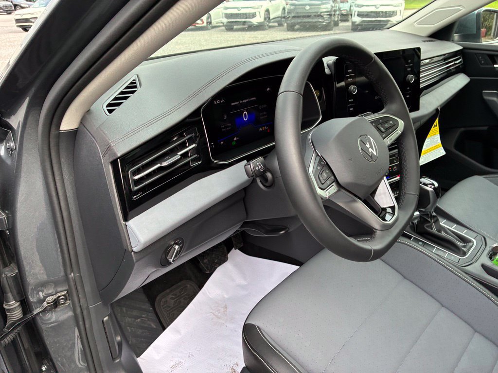 New 2026 Volkswagen Jetta SE FWD image 10