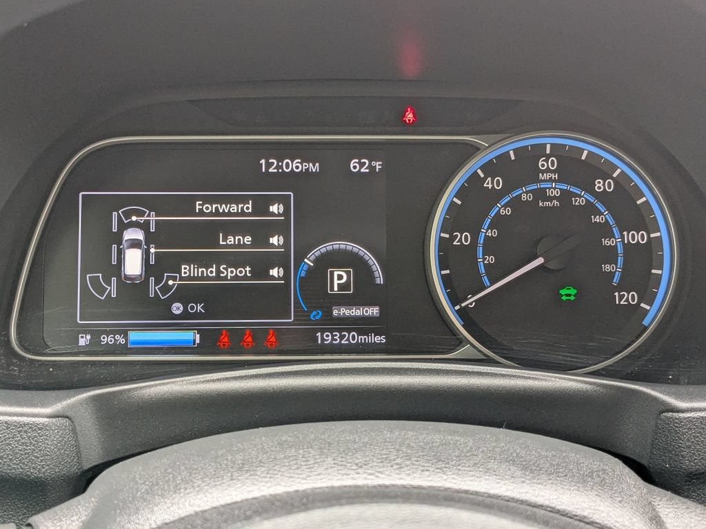 Used 2025 Nissan Leaf S FWD image 18