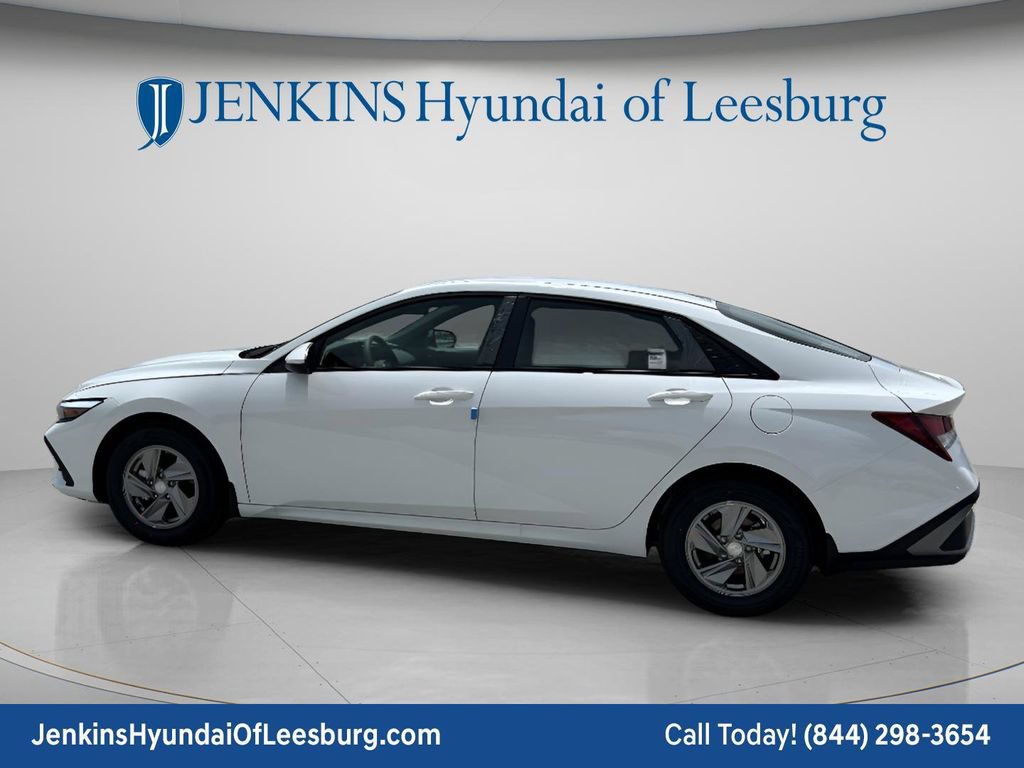 New 2026 Hyundai Elantra SE FWD image 8