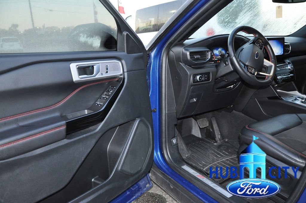 Used 2023 Ford Explorer ST-Line image 11