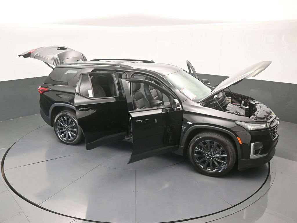 Used 2023 Chevrolet Traverse RS FWD image 82
