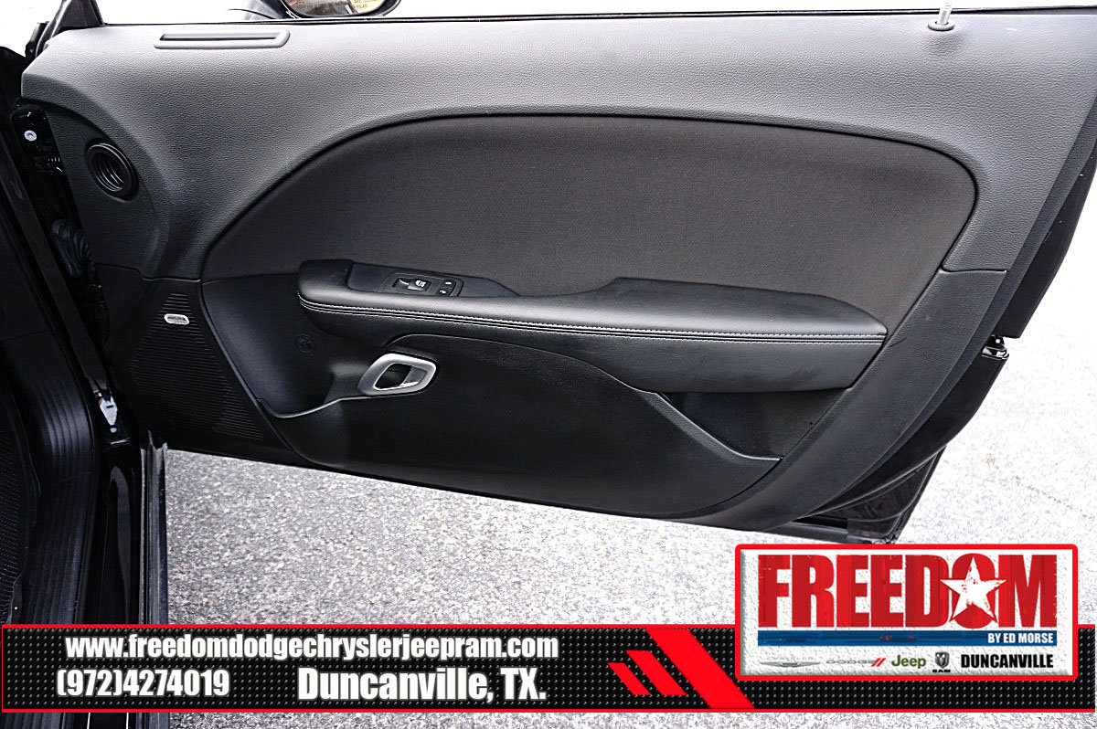 Used 2023 Dodge Challenger R/T w/ Blacktop Package image 38