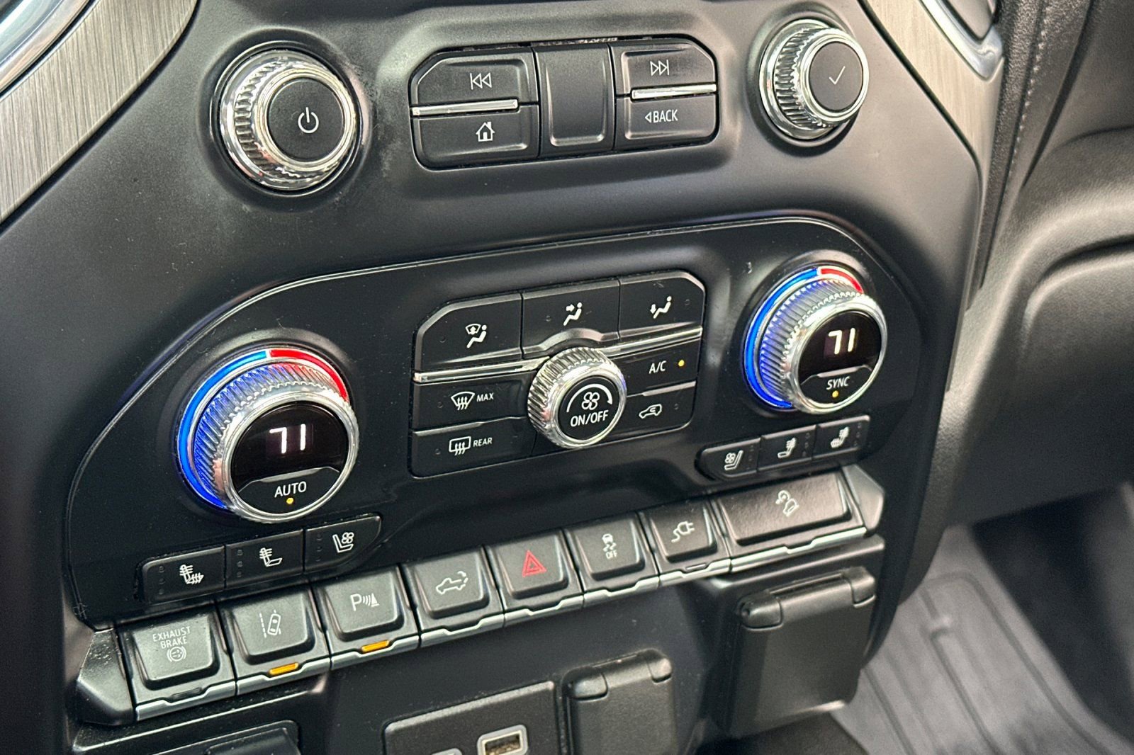 Used 2021 GMC Sierra 2500 Denali w/ Denali Ultimate Package image 24