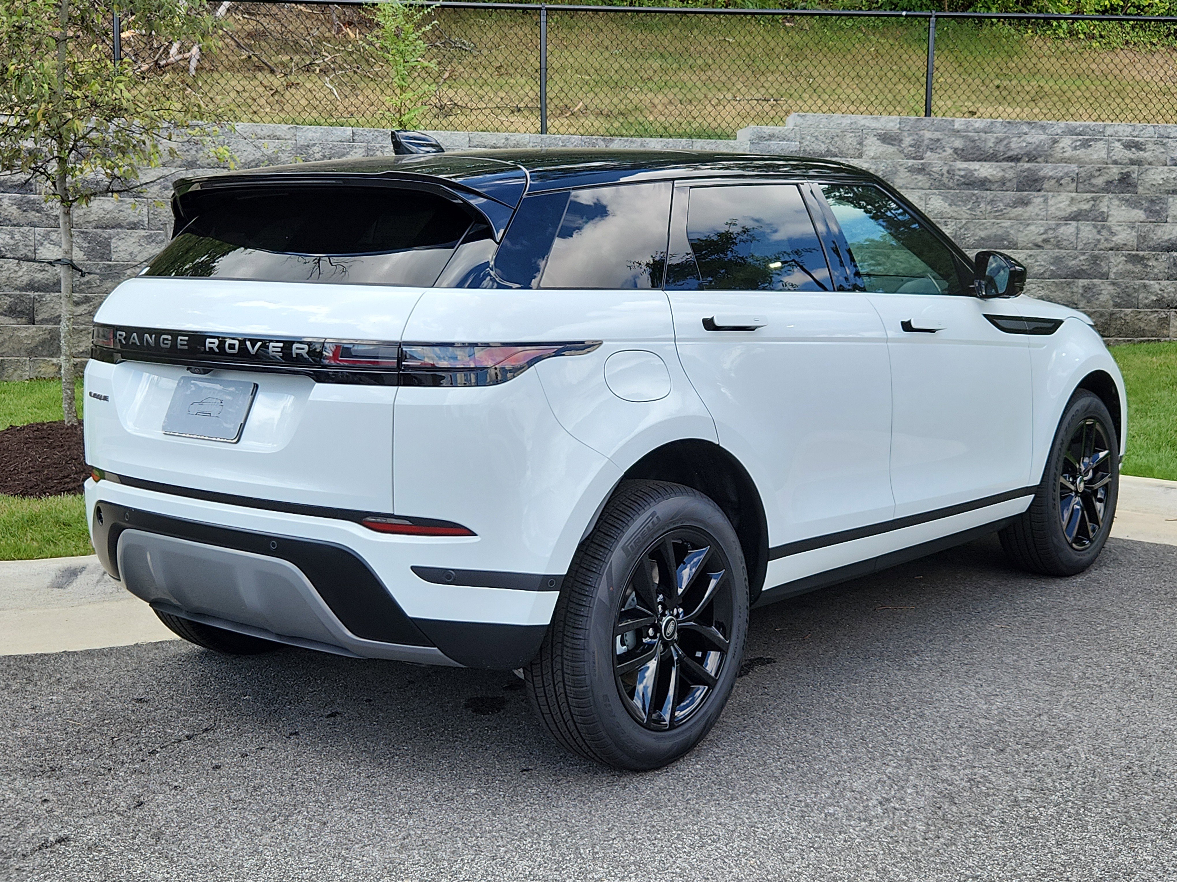 Used 2026 Land Rover Range Rover Evoque S image 2