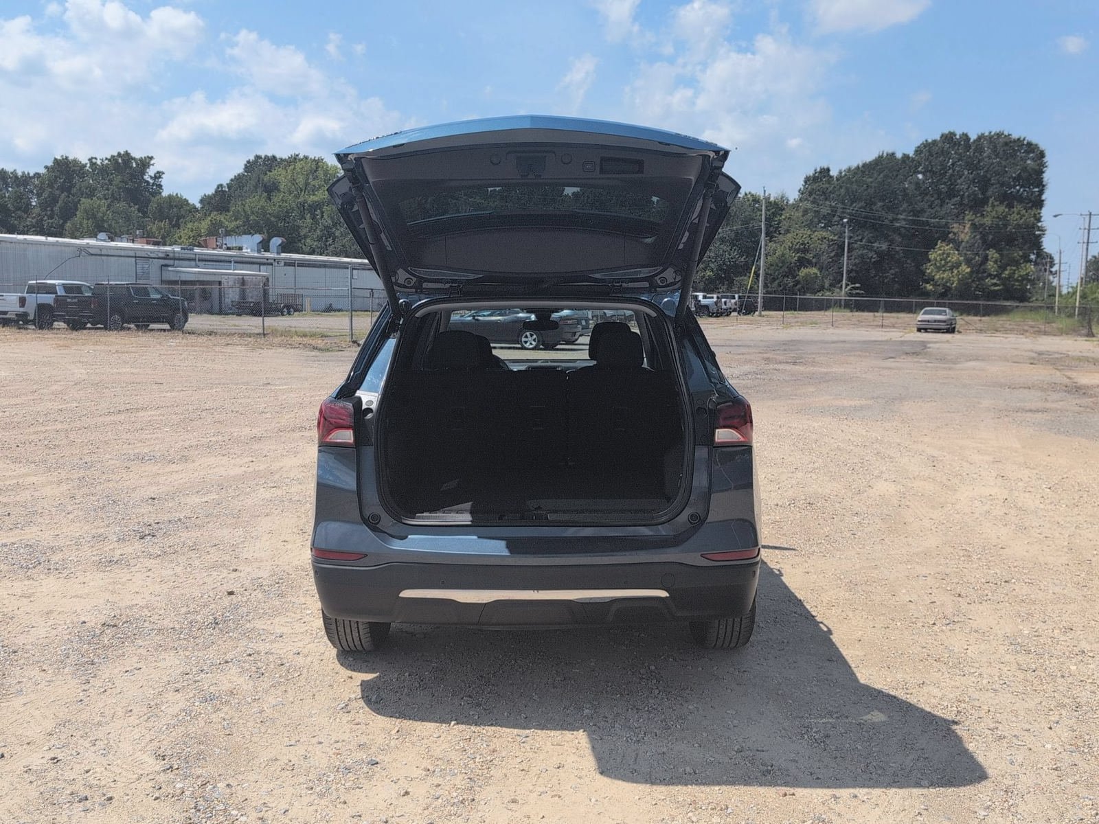 Used 2024 Chevrolet Equinox LT AWD/4WD image 4