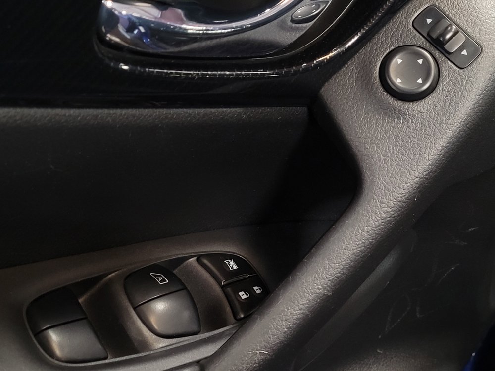 Used 2018 Nissan Rogue SL FWD image 27