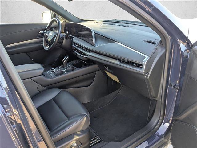 Used 2025 Cadillac XT4 Premium Luxury image 23