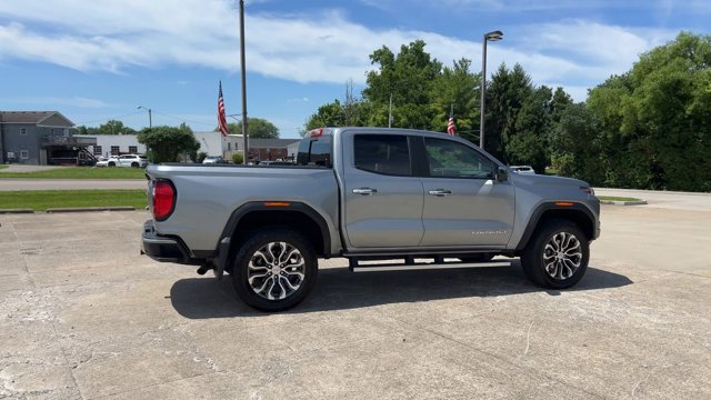Used 2026 GMC Canyon Denali AWD/4WD image 9