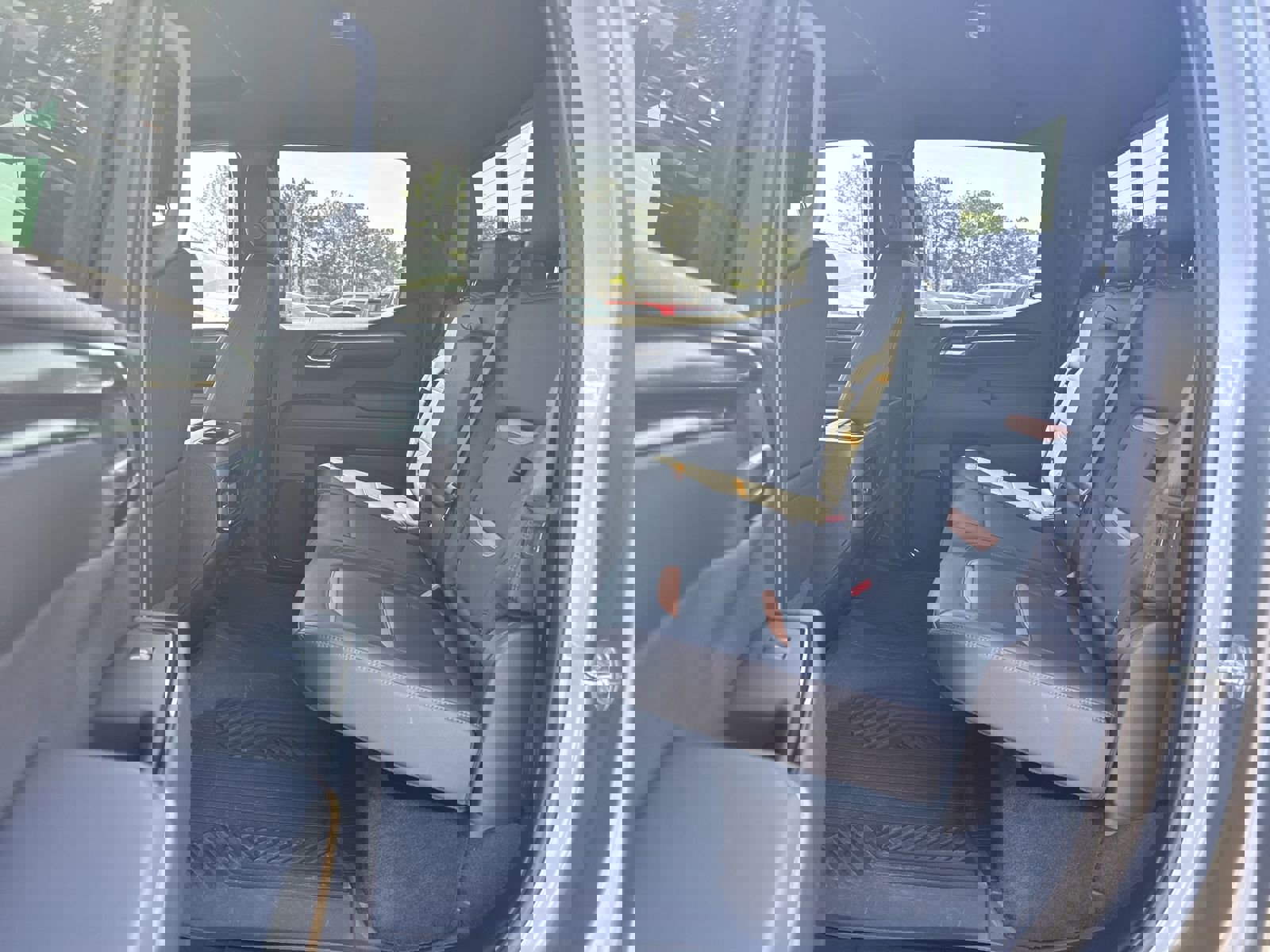 Used 2024 GMC Sierra 1500 AT4 w/ Technology Package image 30