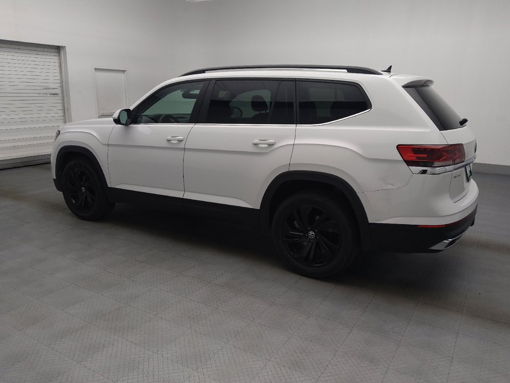 Used 2023 Volkswagen Atlas SE w/ Panoramic Sunroof Package FWD image 3