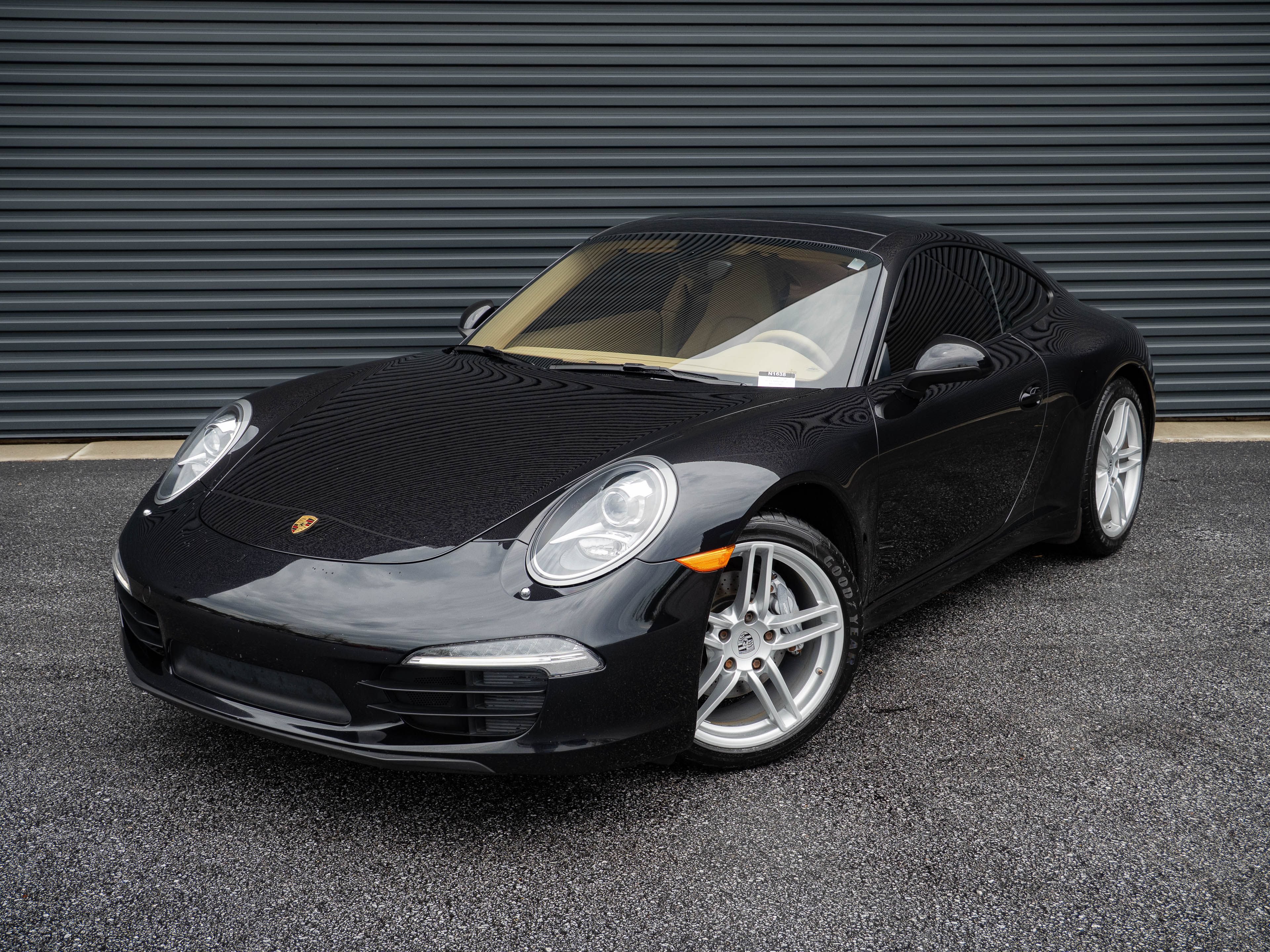 Used 2013 Porsche 911 Carrera RWD image 1