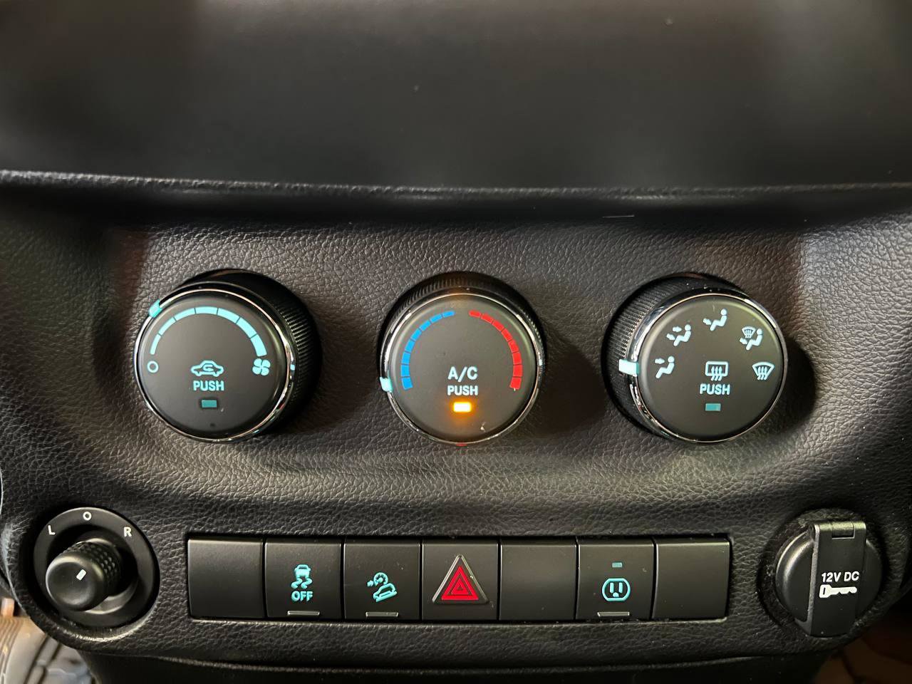Used 2017 Jeep Wrangler Unlimited Sport AWD/4WD image 21