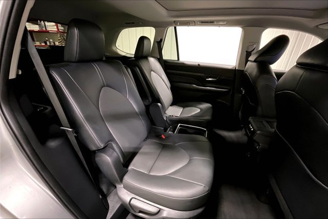 Certified 2025 Toyota Grand Highlander AWD image 28