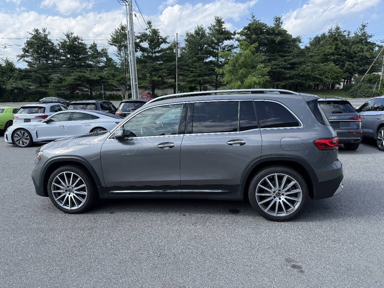 Used 2021 Mercedes-Benz GLB 250 4MATIC image 11