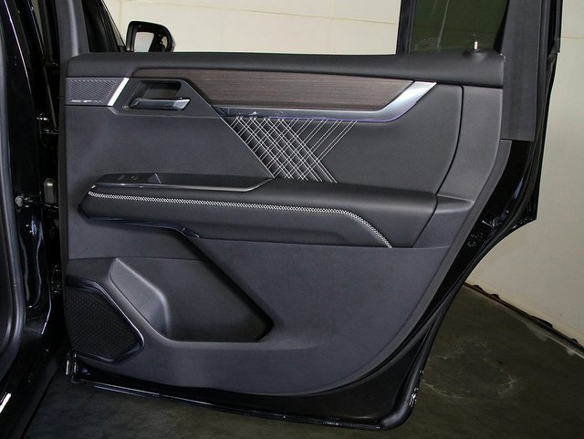 Used 2024 GMC Acadia Denali w/ Super Cruise Package image 34