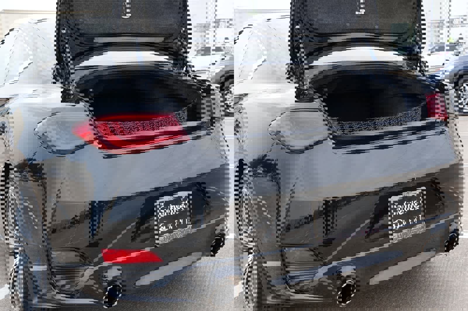 Used 2018 INFINITI Q60 3.0t Luxe w/ Cargo Package image 20