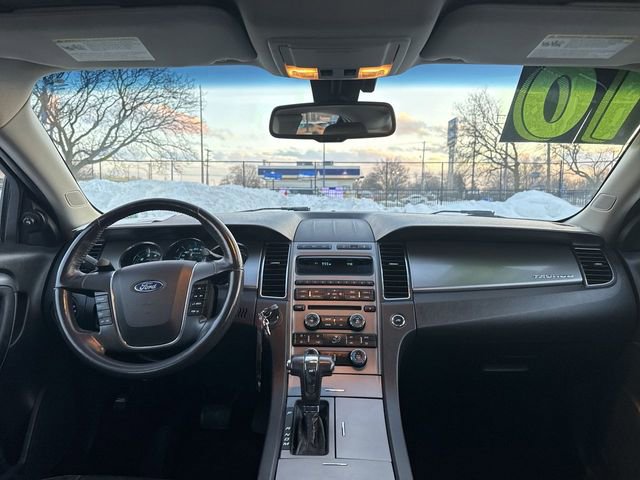 Used 2010 Ford Taurus SEL image 18