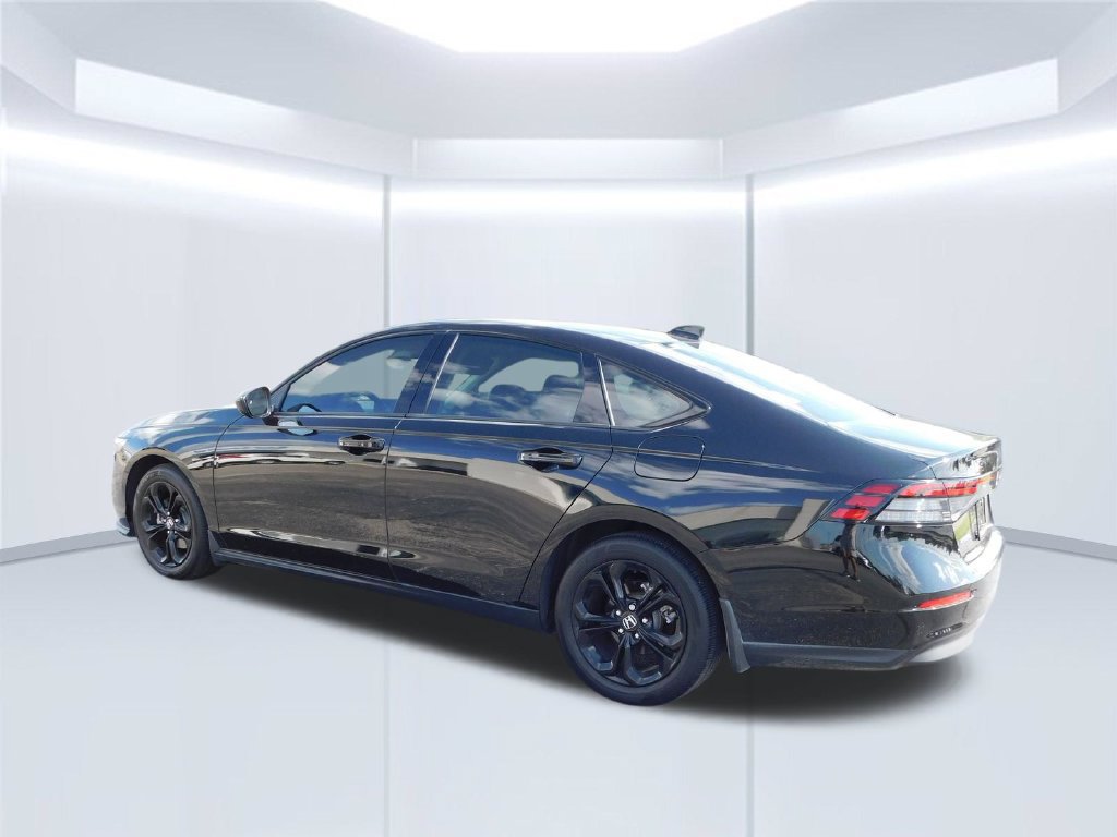 Used 2025 Honda Accord SE image 5