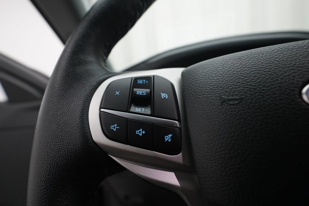Used 2023 Ford Explorer XLT w/ Equipment Group 202A AWD/4WD image 19