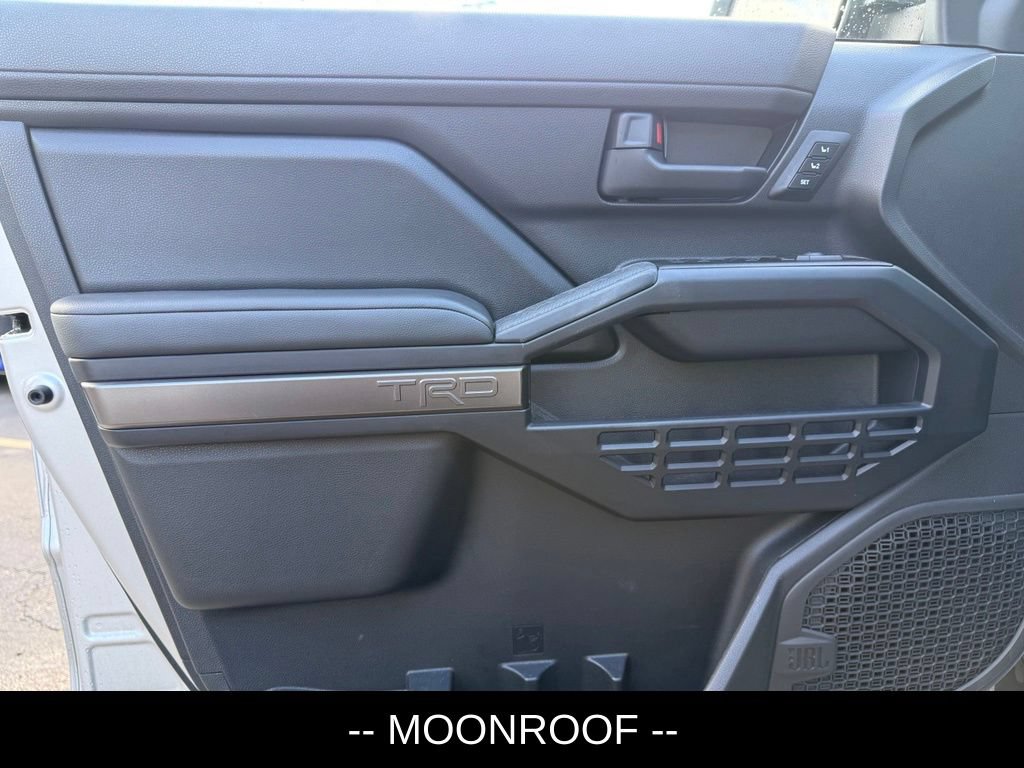 Used 2025 Toyota 4Runner TRD Off-Road Premium AWD/4WD image 6