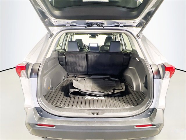 Used 2023 Toyota RAV4 XLE Premium image 28