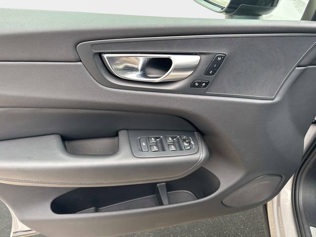Used 2024 Volvo XC60 B5 Core image 13
