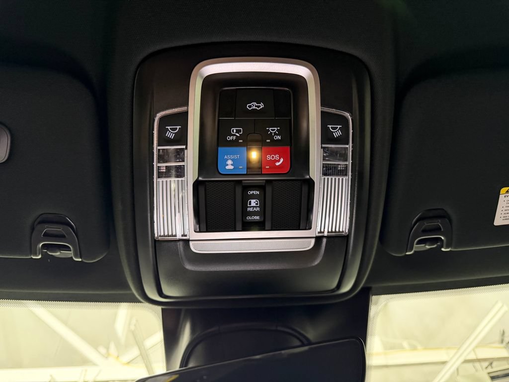 Used 2025 RAM 3500 Laramie AWD/4WD image 16