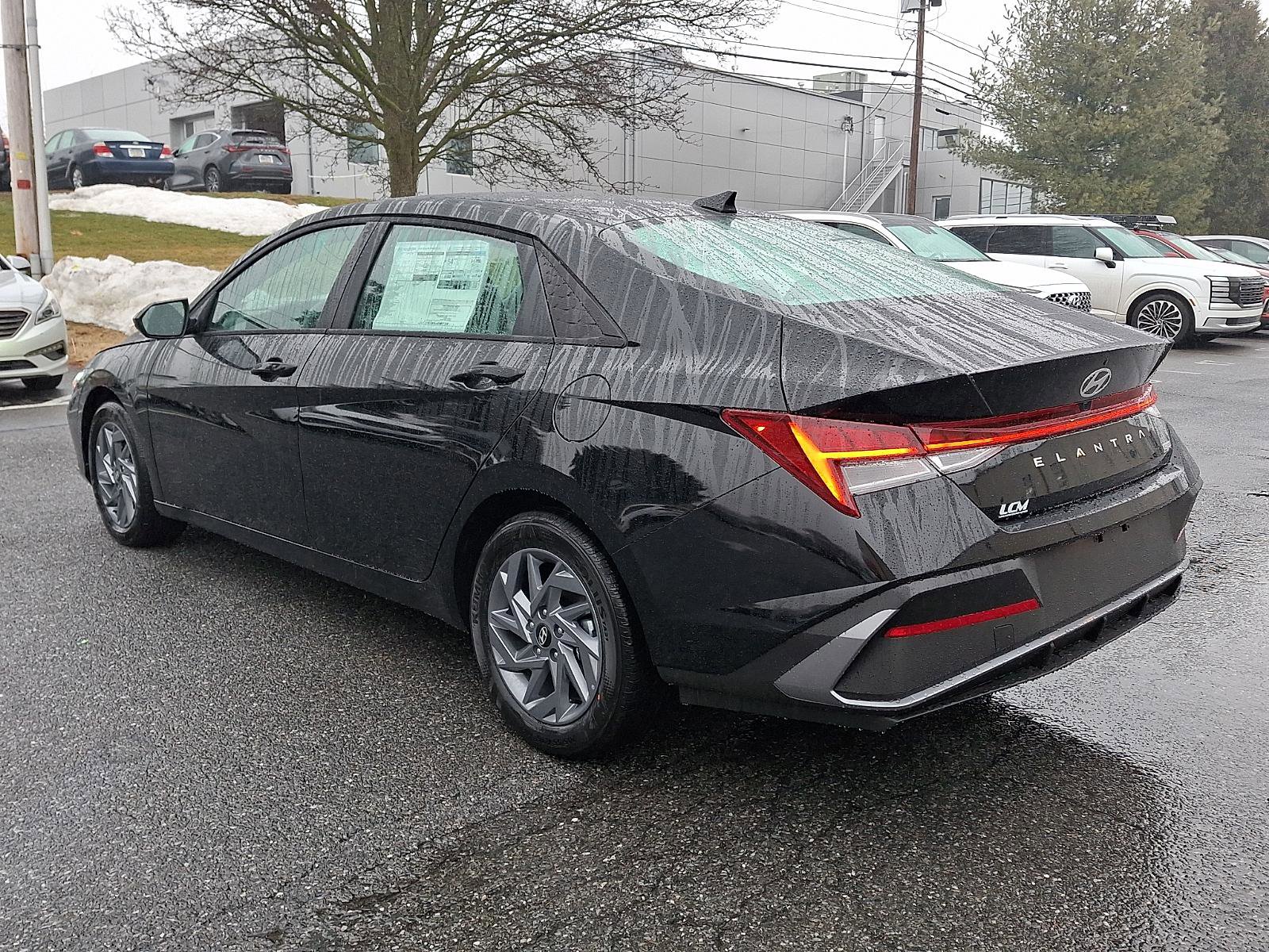 New 2026 Hyundai Elantra Blue image 4