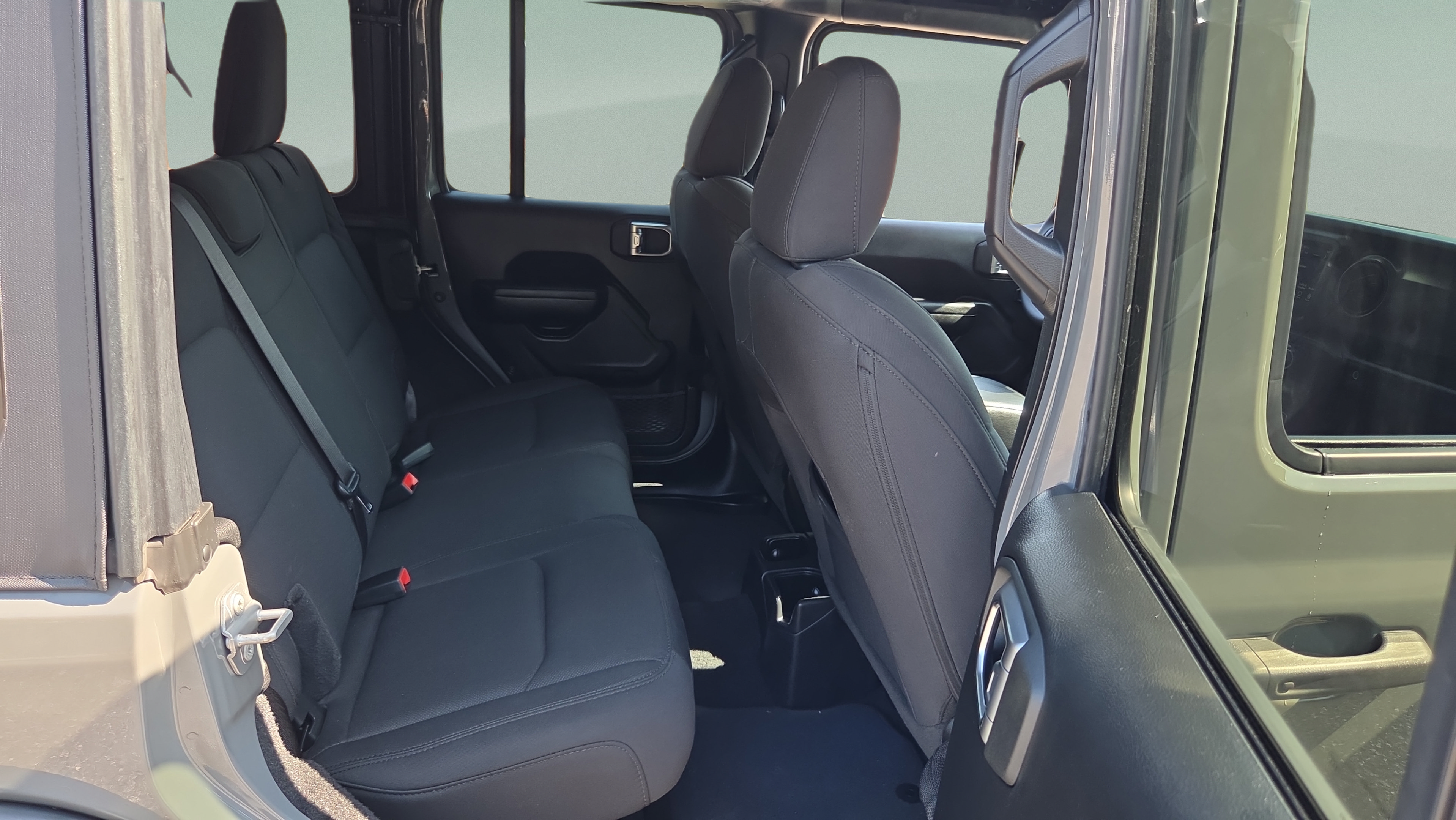 Used 2023 Jeep Wrangler Unlimited Sport AWD/4WD image 14