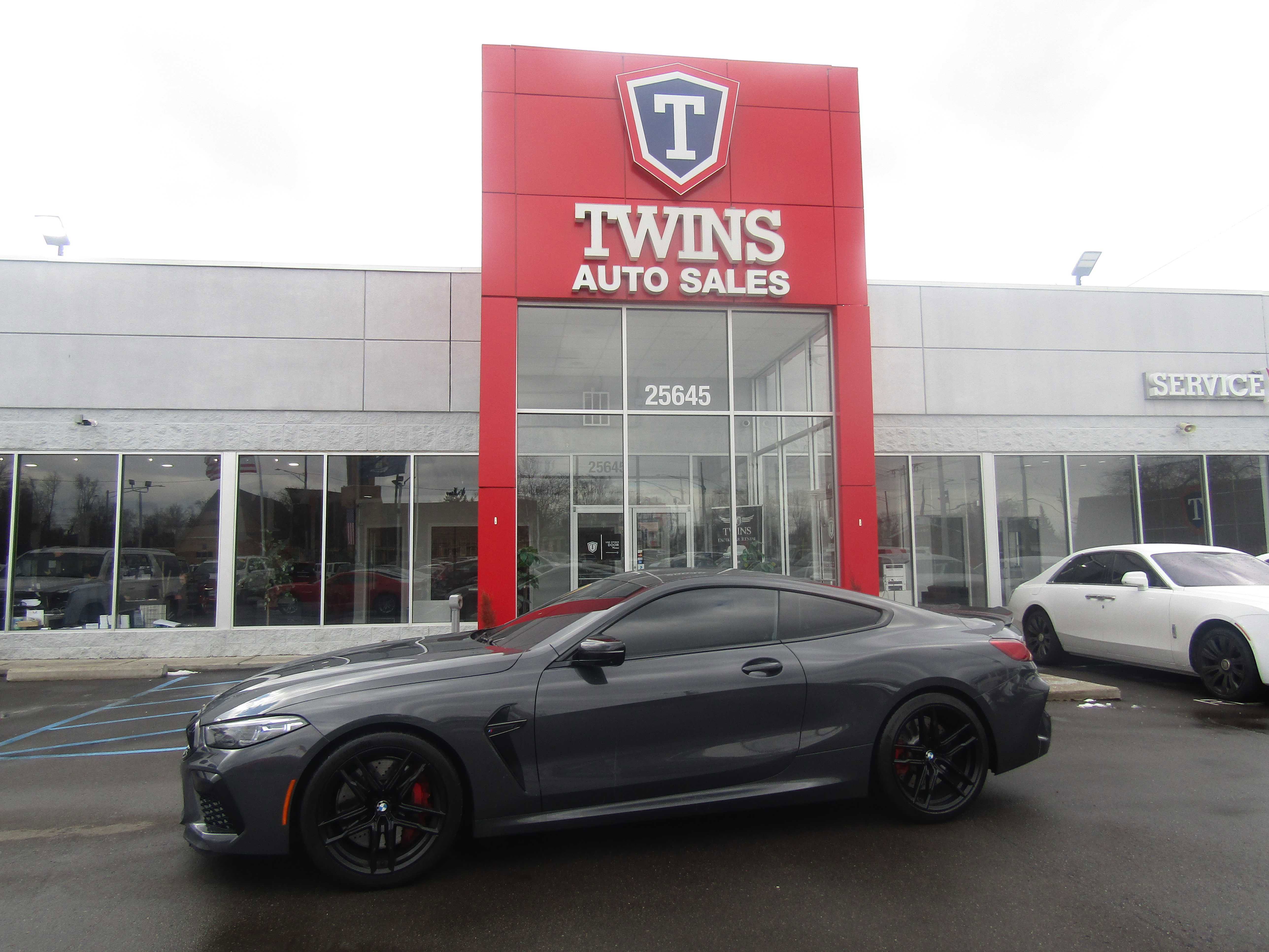 Used 2022 BMW M8 Competition image 1