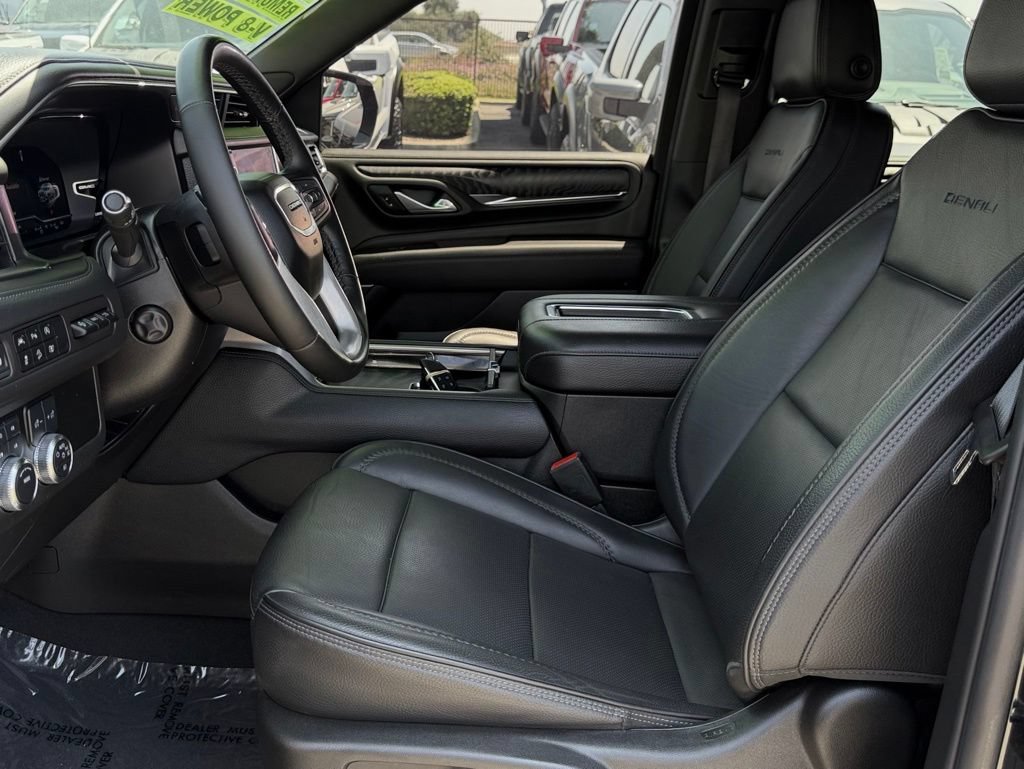 Used 2024 GMC Yukon Denali AWD/4WD image 17
