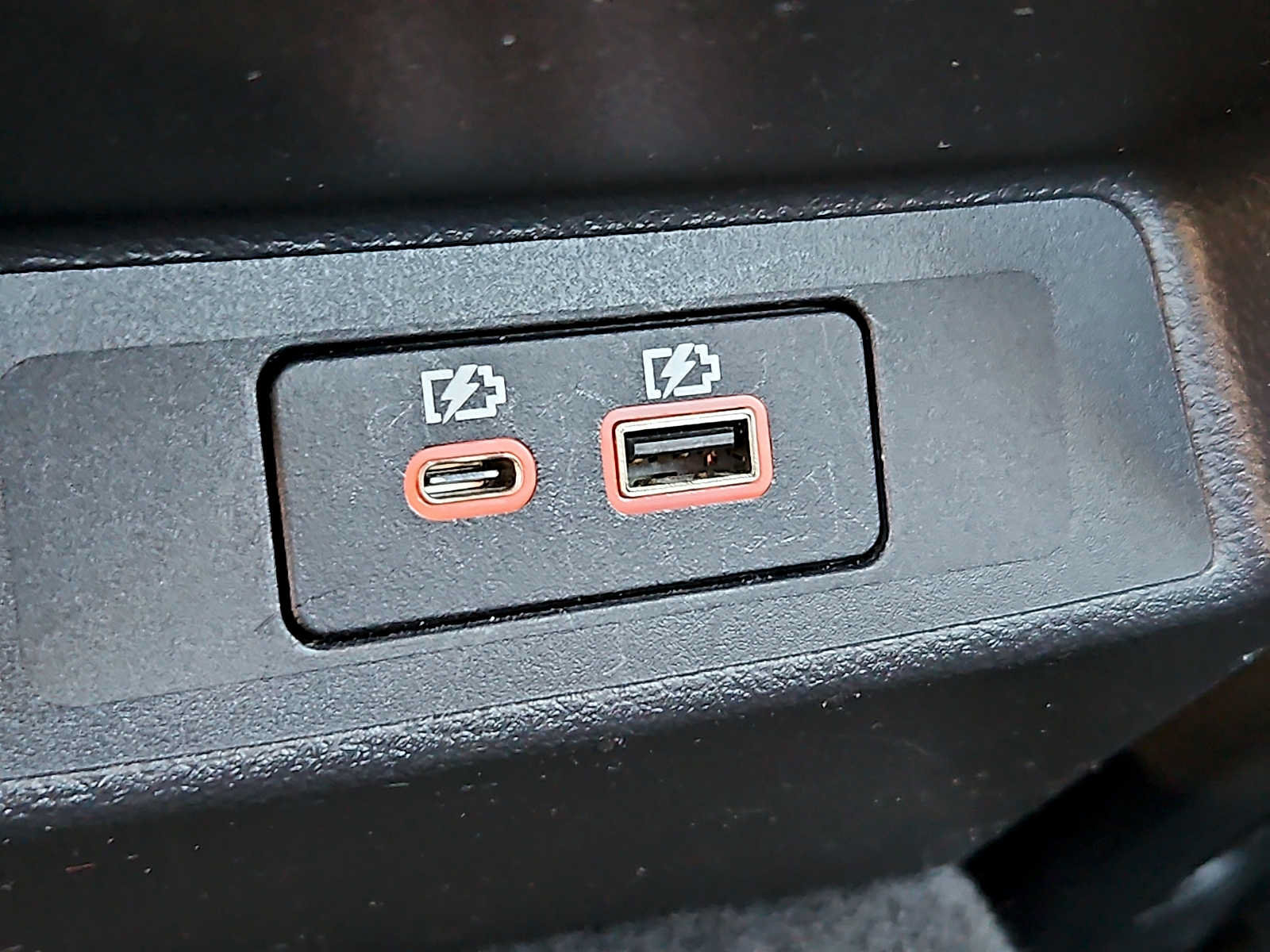 Used 2024 Nissan Altima 2.5 SV FWD image 25