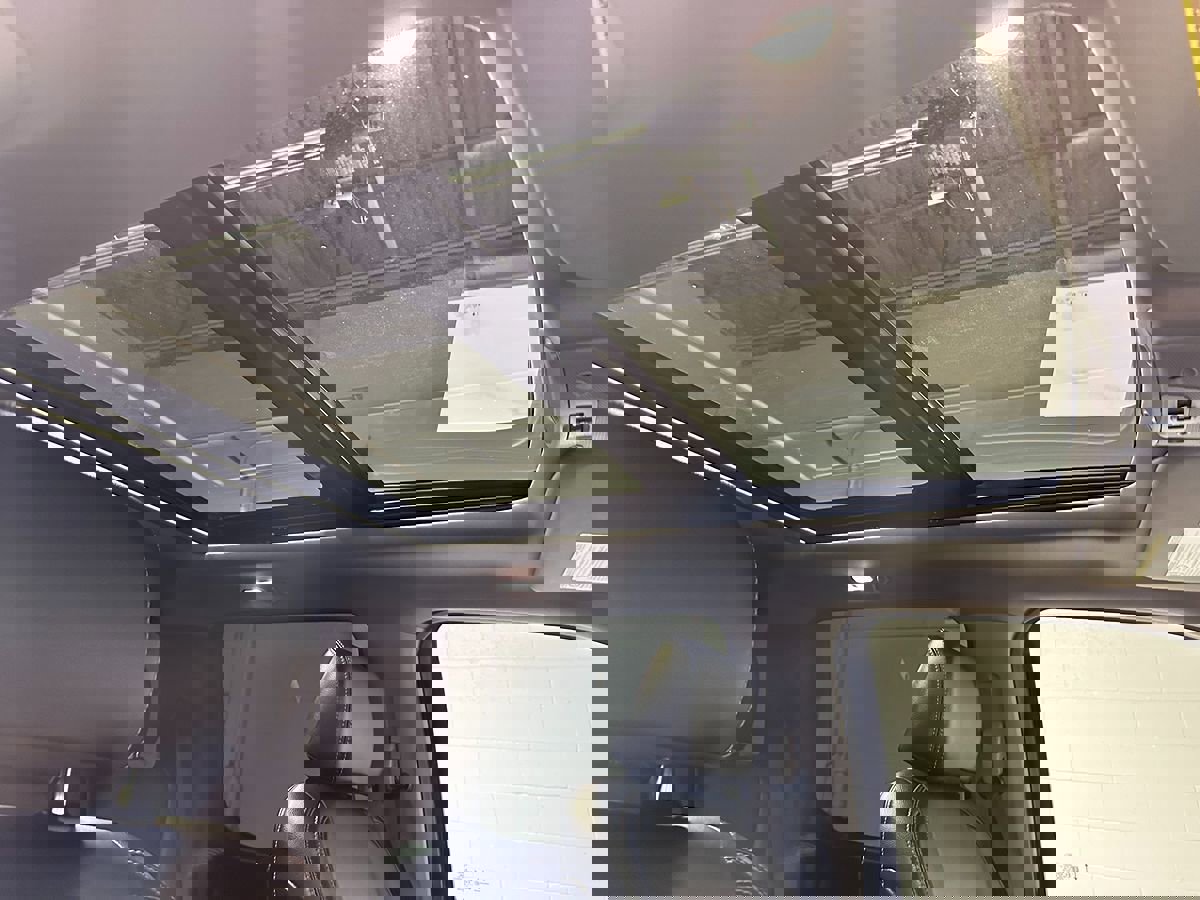 Used 2021 Ford F350 Lariat image 12