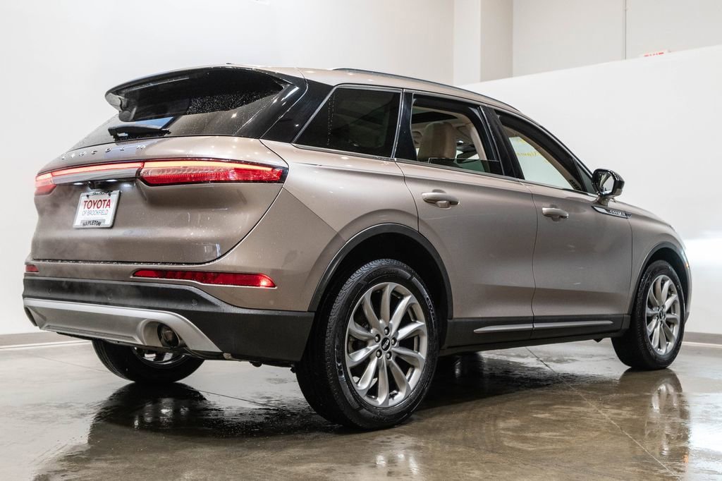 Used 2021 Lincoln Corsair AWD w/ Premium Package image 9