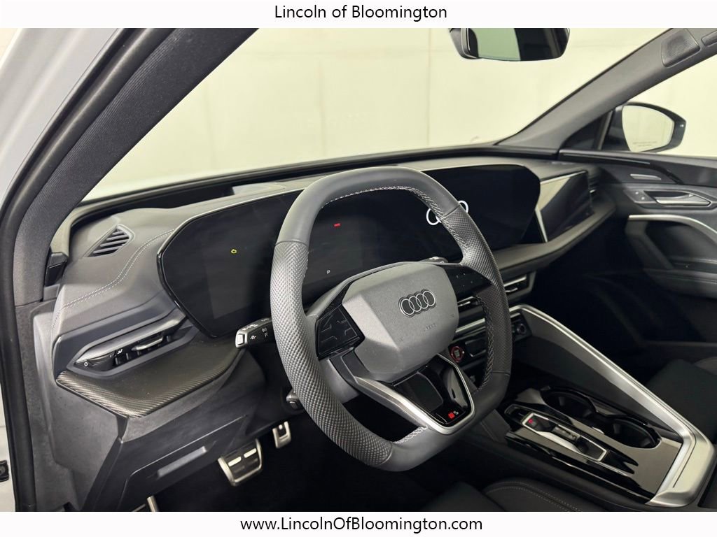 Used 2025 Audi SQ5 Prestige w/ Prestige Package image 33